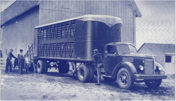 Fruehauf was the first to introduce a livestock van